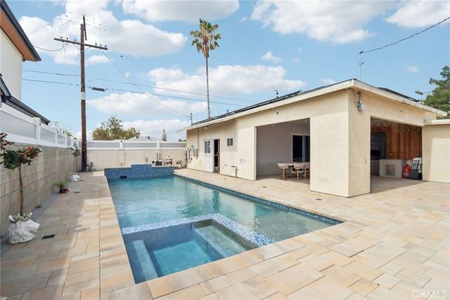 6545 Kraft Avenue, North Hollywood, CA 91606