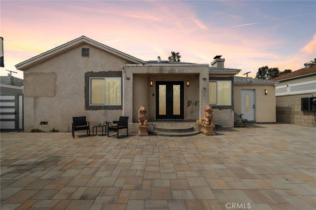 6545 Kraft Avenue, North Hollywood, CA 91606