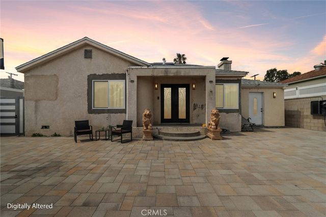 6545 Kraft Avenue, North Hollywood, CA 91606