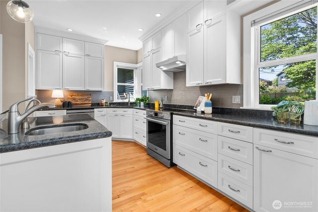 7716 30th Avenue NW, Seattle, WA 98177