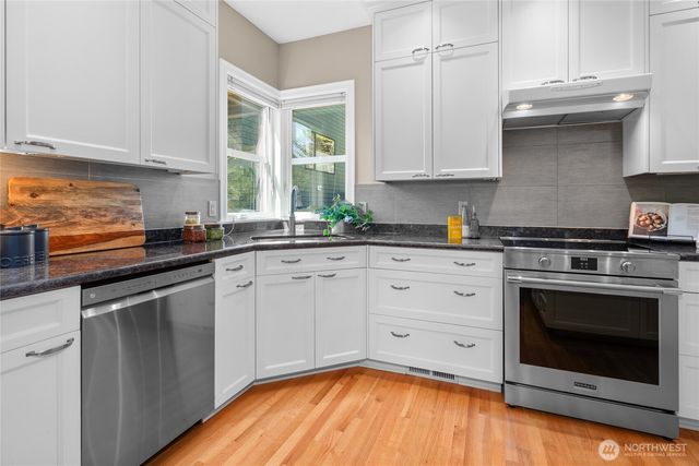 7716 30th Avenue NW, Seattle, WA 98177