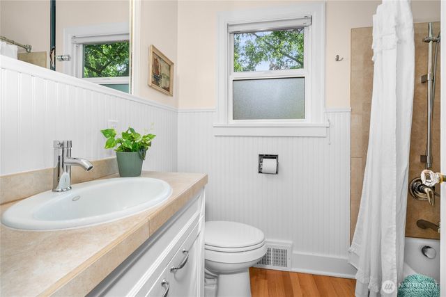 7716 30th Avenue NW, Seattle, WA 98177
