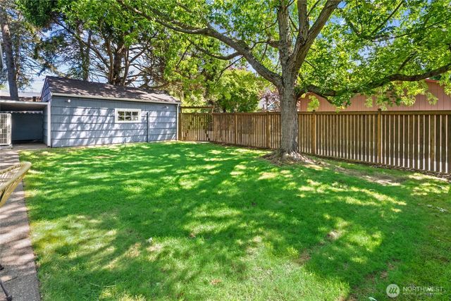 7716 30th Avenue NW, Seattle, WA 98177
