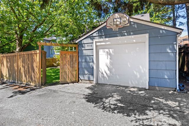 7716 30th Avenue NW, Seattle, WA 98177
