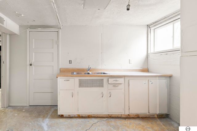 319 S 30Th Street, Lincoln, NE 68510