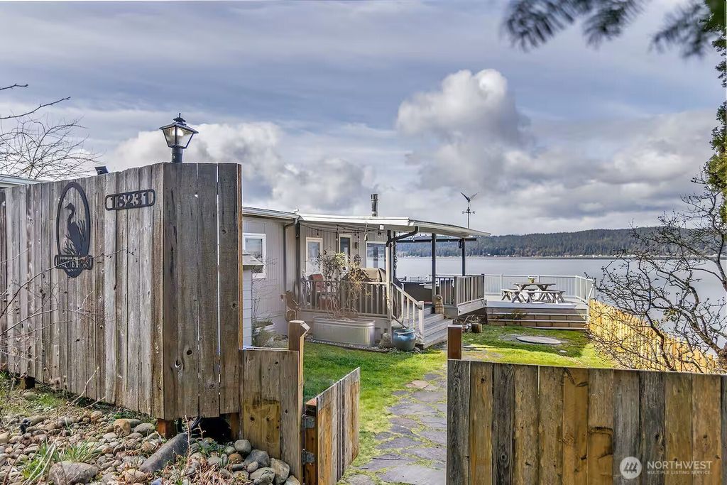 18231 NE North Shore Rd, Tahuya, WA 98588
