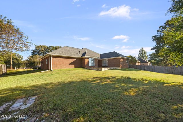 131 Kirkwood Drive, Clinton, MS 39056