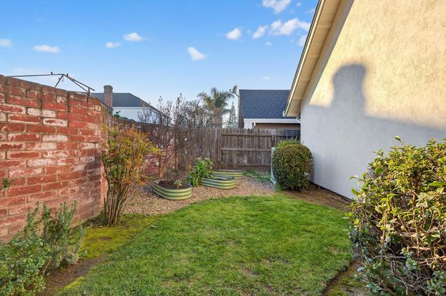 2348 Eilers Ln, Lodi, CA 95242