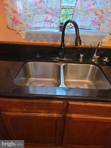 11807 FLORA LN, Bowie, MD 20721