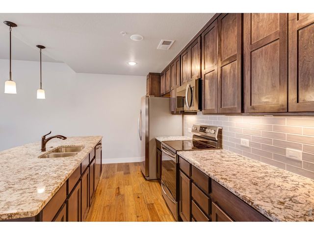 4622 Hahns Peak Dr 103, Loveland, CO 80538