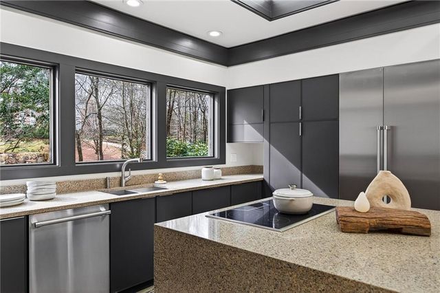 5775 Winterthur Lane NW, Sandy Springs, GA 30328