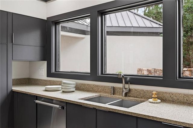 5775 Winterthur Lane NW, Sandy Springs, GA 30328