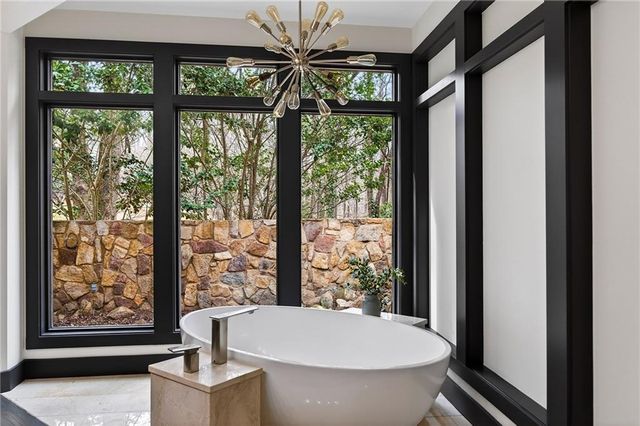 5775 Winterthur Lane NW, Sandy Springs, GA 30328