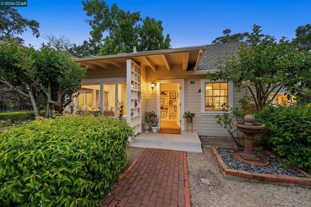 3 Songbird Ct, Lafayette, CA 94549
