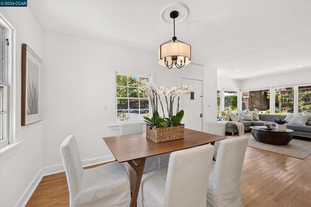 3 Songbird Ct, Lafayette, CA 94549