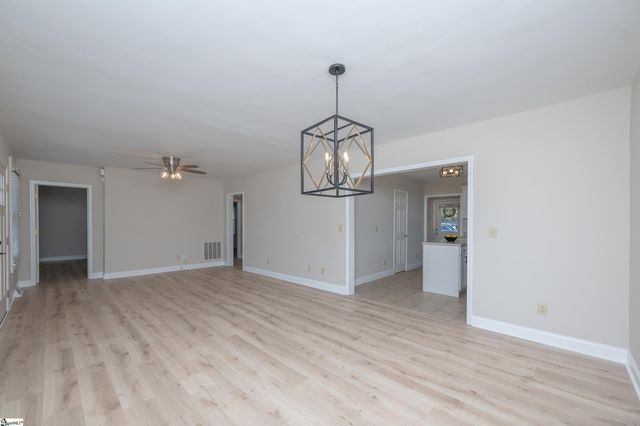 117 Taylors Road, Taylors, SC 29687