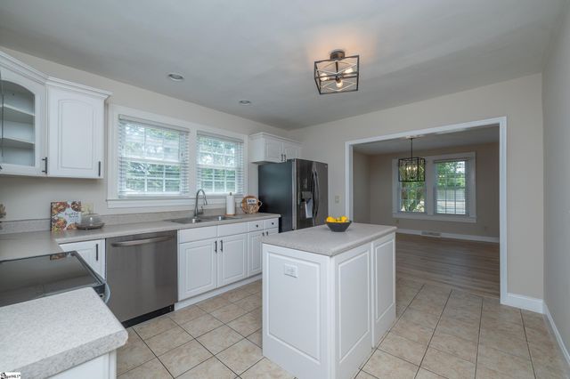 117 Taylors Road, Taylors, SC 29687