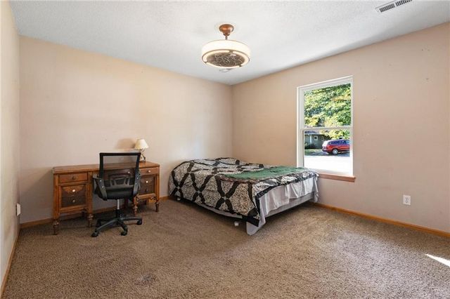 407 E Richardson Street, Gallatin, MO 64640