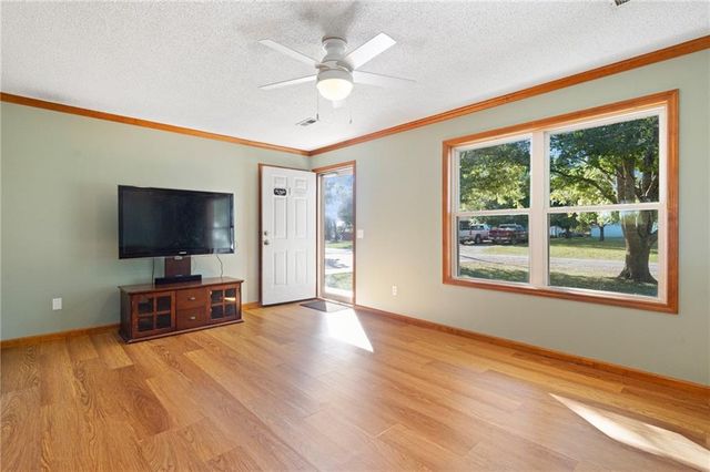 407 E Richardson Street, Gallatin, MO 64640