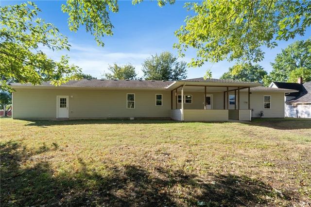 407 E Richardson Street, Gallatin, MO 64640