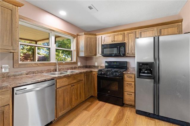 407 E Richardson Street, Gallatin, MO 64640