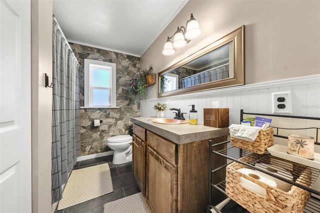 1207 ORANGE AVENUE, Tavares, FL 32778