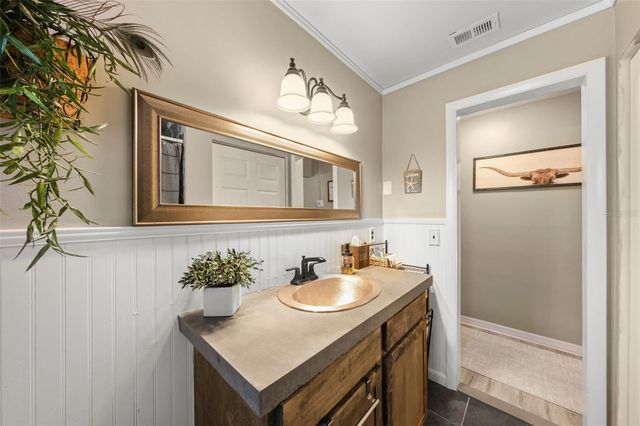 1207 ORANGE AVENUE, Tavares, FL 32778