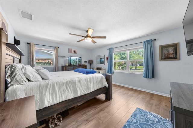 1207 ORANGE AVENUE, Tavares, FL 32778