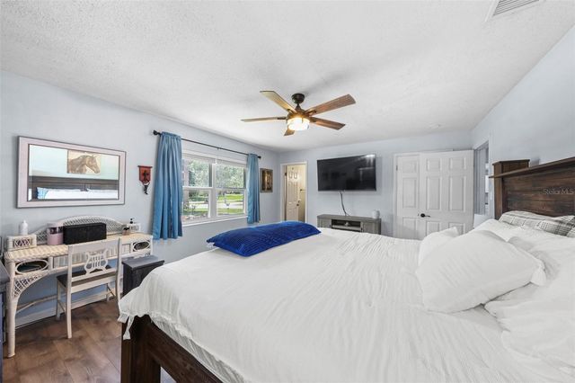 1207 ORANGE AVENUE, Tavares, FL 32778