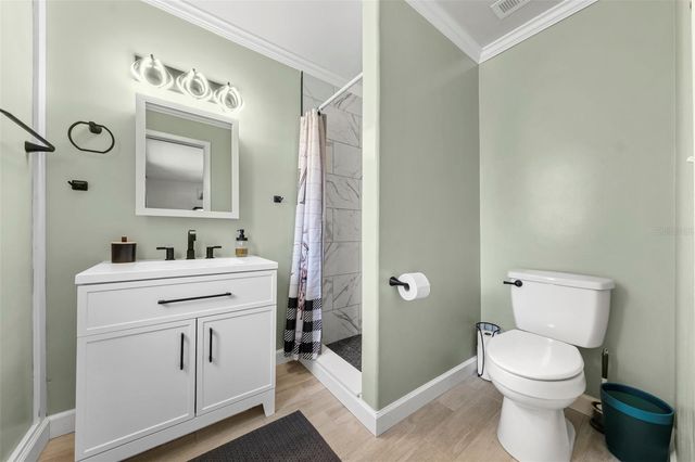 1207 ORANGE AVENUE, Tavares, FL 32778