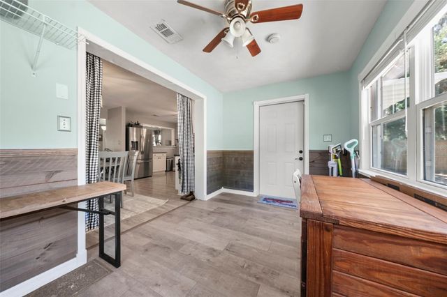 1207 ORANGE AVENUE, Tavares, FL 32778