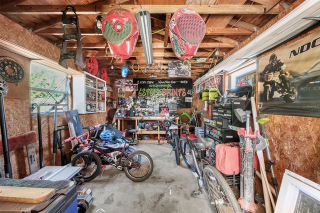 1207 ORANGE AVENUE, Tavares, FL 32778