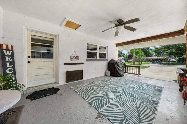 1207 ORANGE AVENUE, Tavares, FL 32778