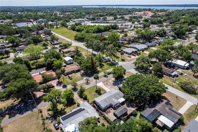 1207 ORANGE AVENUE, Tavares, FL 32778