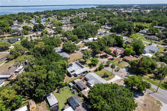 1207 ORANGE AVENUE, Tavares, FL 32778