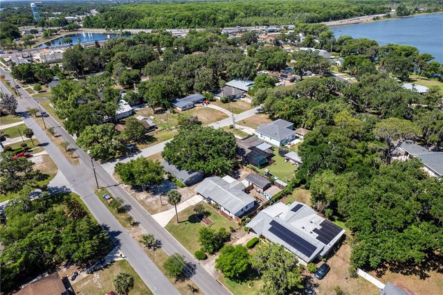 1207 ORANGE AVENUE, Tavares, FL 32778