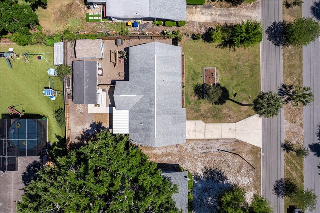 1207 ORANGE AVENUE, Tavares, FL 32778