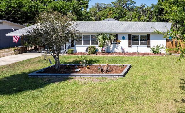 1207 ORANGE AVENUE, Tavares, FL 32778