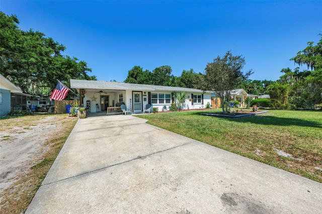 1207 ORANGE AVENUE, Tavares, FL 32778