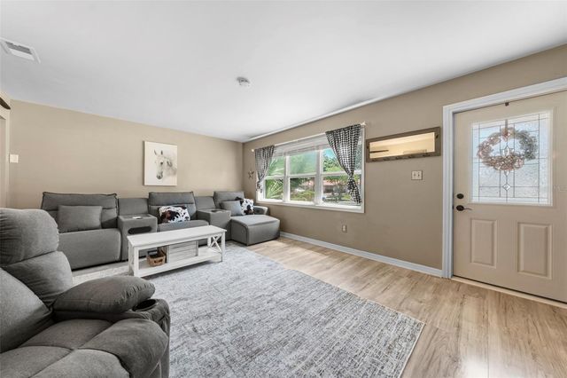 1207 ORANGE AVENUE, Tavares, FL 32778