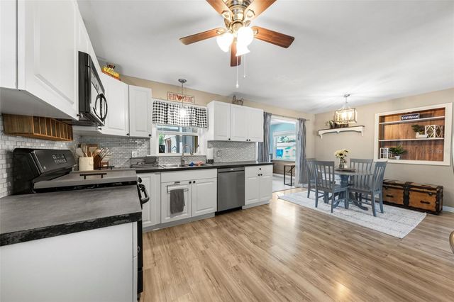 1207 ORANGE AVENUE, Tavares, FL 32778