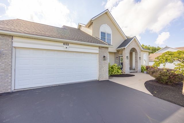 652 Shorecliff Drive, Greece, NY 14612