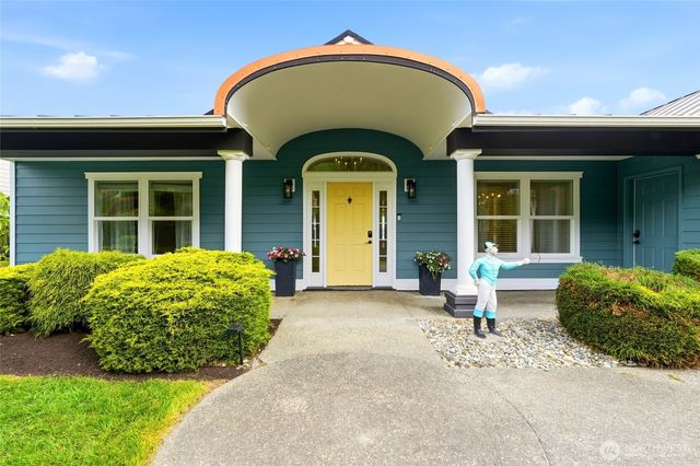 838 Gladstone Drive, Camano Island, WA 98282