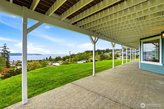 838 Gladstone Drive, Camano Island, WA 98282