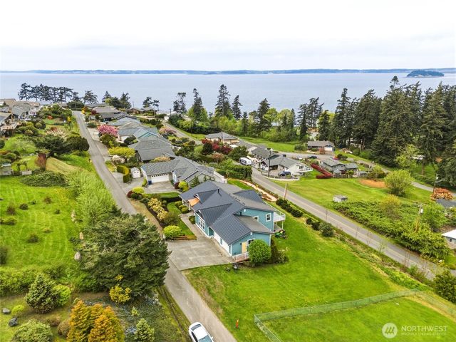 838 Gladstone Drive, Camano Island, WA 98282