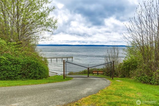 838 Gladstone Drive, Camano Island, WA 98282