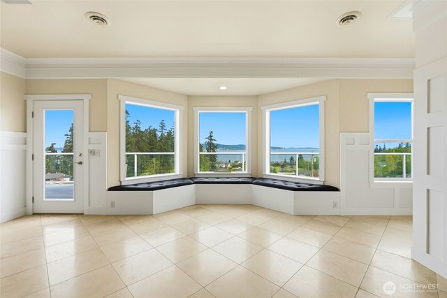 838 Gladstone Drive, Camano Island, WA 98282