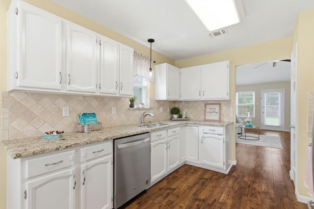 2627 Bayberry Lane, Euless, TX 76039