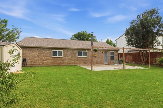 2627 Bayberry Lane, Euless, TX 76039