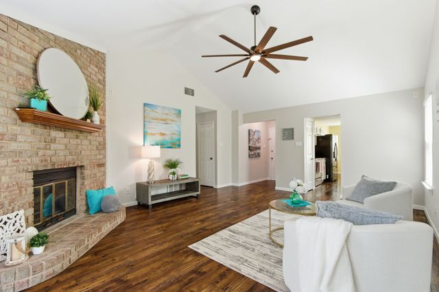 2627 Bayberry Lane, Euless, TX 76039